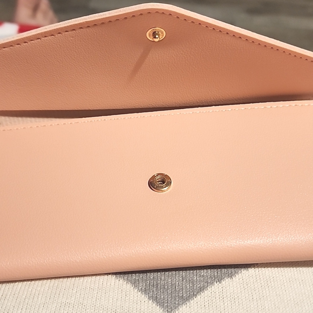 Pink Wallet - Picture 2 of 6